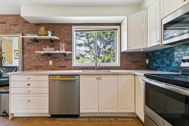 Additional image 11 of 83 Mondeo Dr Unit 201