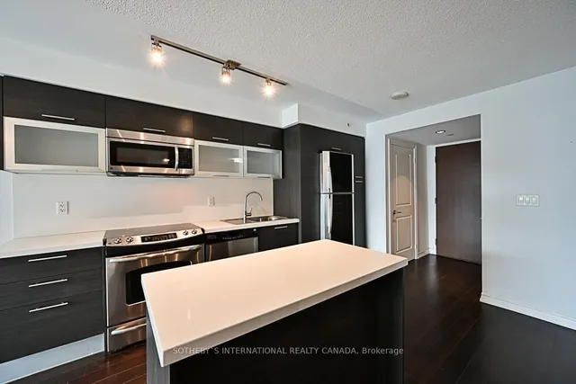 Additional image 2 of 386 Yonge St Unit 1021