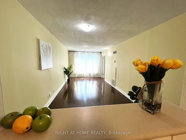 Additional image 21 of 92 King St Unit 403