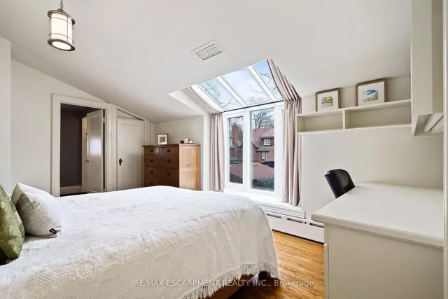 Additional image 32 of 2 Oak Knoll Dr