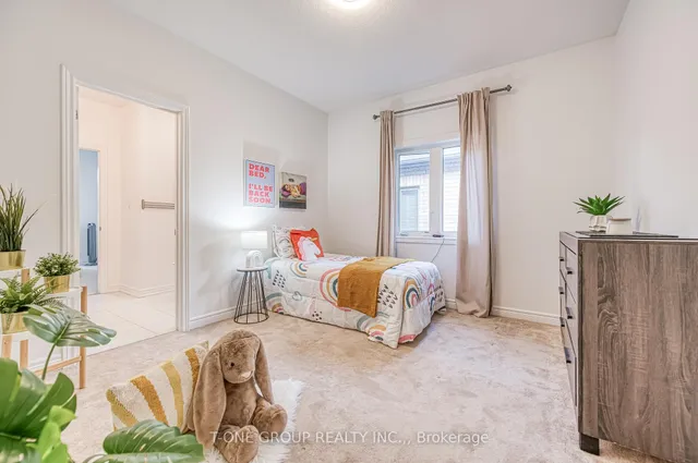 Additional image 28 of 33 Ezra Cres