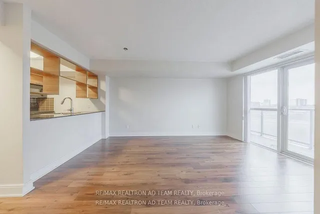 Additional image 14 of 125 Village Green Sq Unit 706