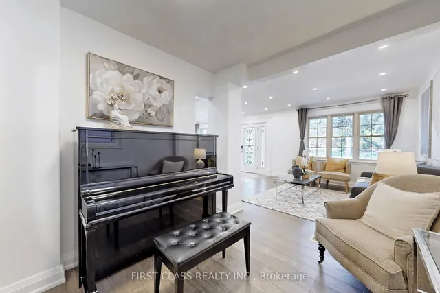 Additional image 18 of 2950 Bayview Ave