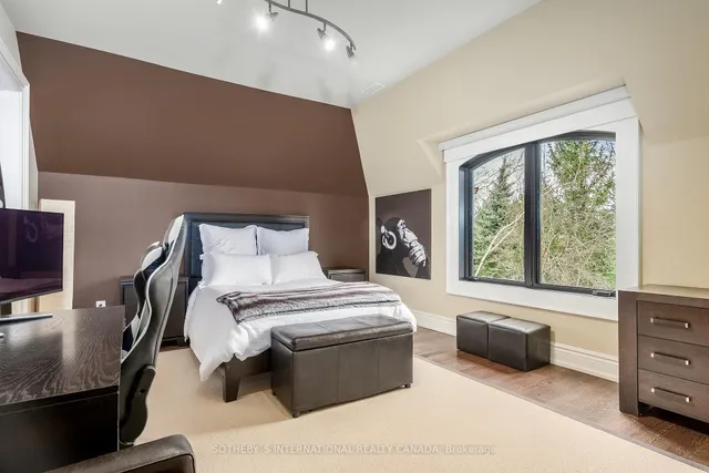 Additional image 27 of 6 Bayview Wood