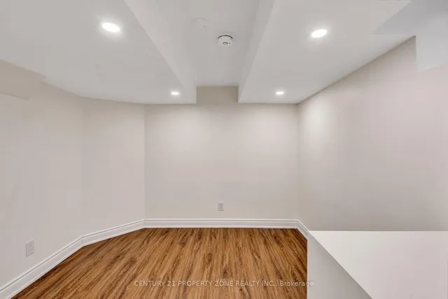 Additional image 46 of 8 Griffith Crt