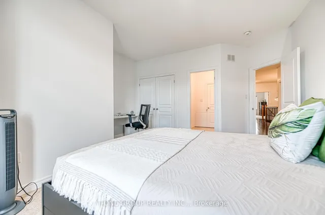 Additional image 33 of 33 Ezra Cres