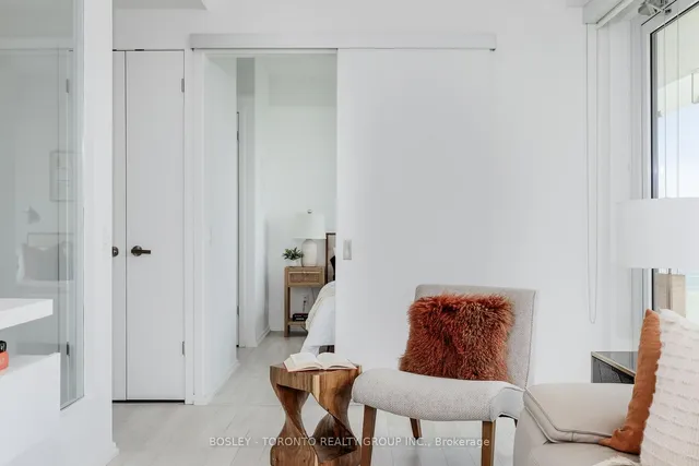 Additional image 7 of 197 Yonge St Unit 3909