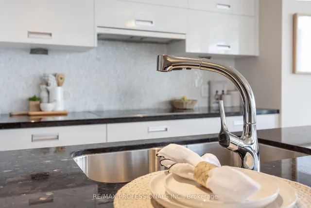 Additional image 9 of 88 Park Lawn Rd Unit 2208