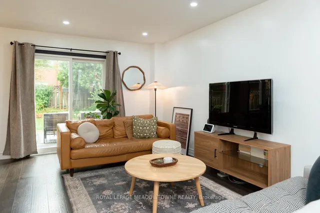 Additional image 15 of 32 Clarridge Crt