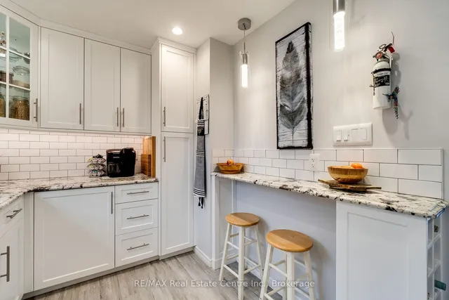 Additional image 21 of 775 Coulson Ave