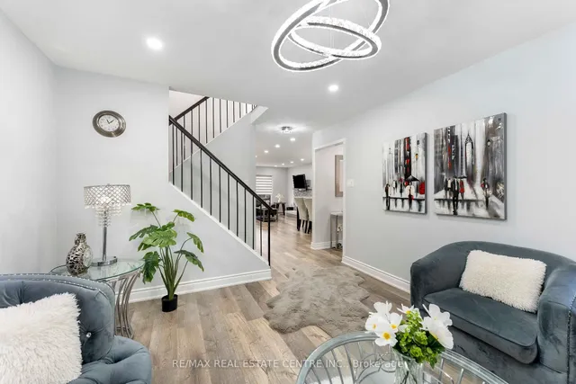 Additional image 5 of 44 Abelard Ave