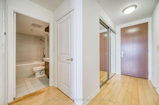 Additional image 20 of 386 Yonge St Unit 3414