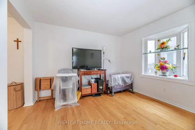 Additional image 10 of 5253 Palomar Cres