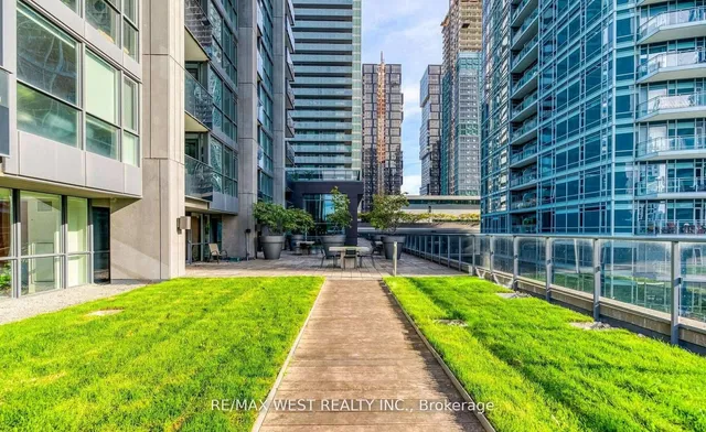 Additional image 28 of 295 Adelaide St Unit 802