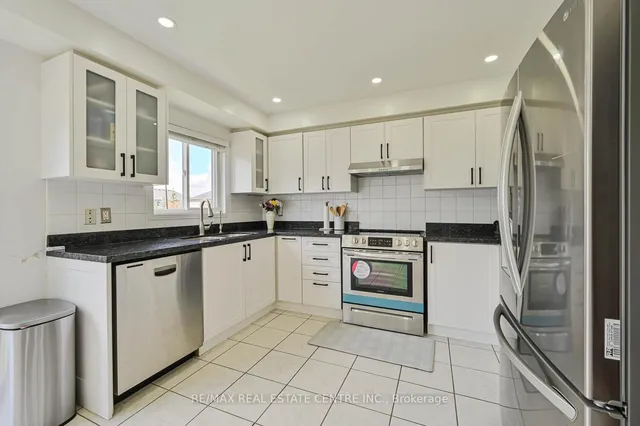 Additional image 16 of 4950 Albina Way Unit 93