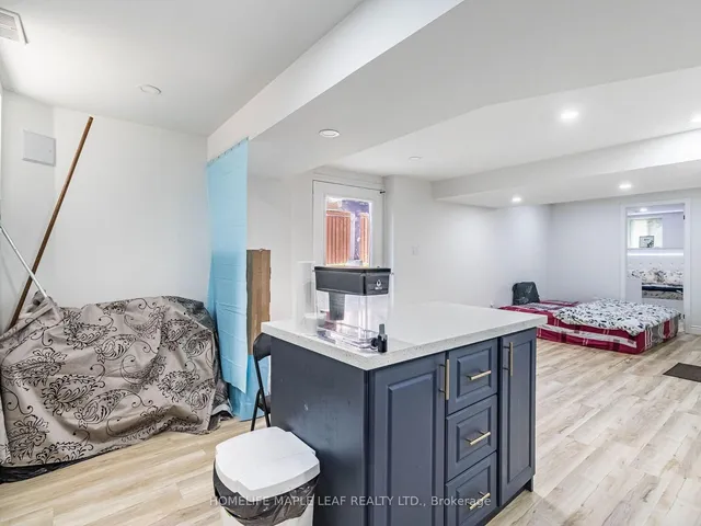 Additional image 40 of 144 Bloomsbury Ave