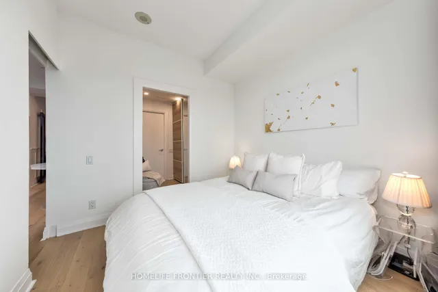 Additional image 10 of 20 Scrivener Sq Unit 905