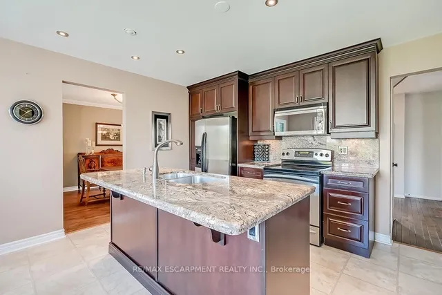 Additional image 18 of 2347 Tweedsmuir Crt