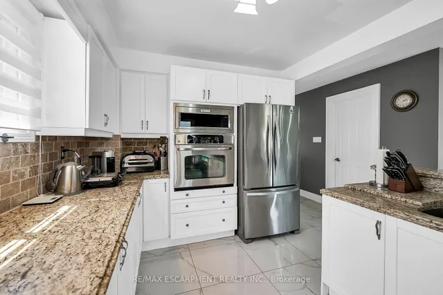 Additional image 18 of 707 Upper Wentworth St