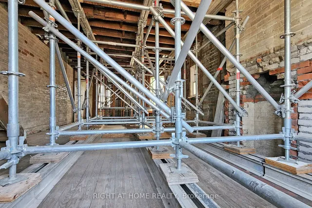 Additional image 31 of 207 Victor Ave