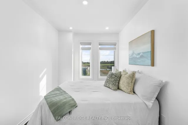 Additional image 28 of 200 Veterans Dr Unit 2