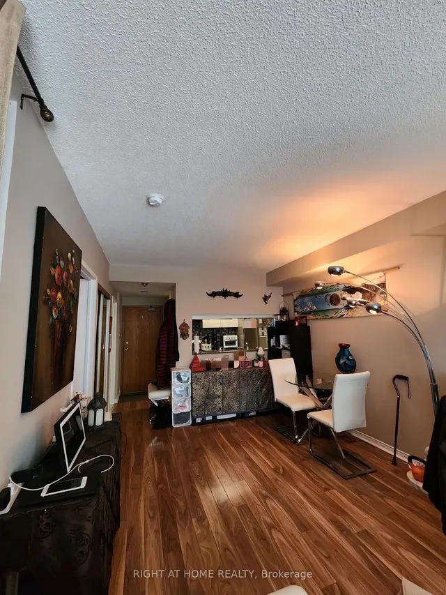 Additional image 12 of 77 Harbour Sq Unit 504