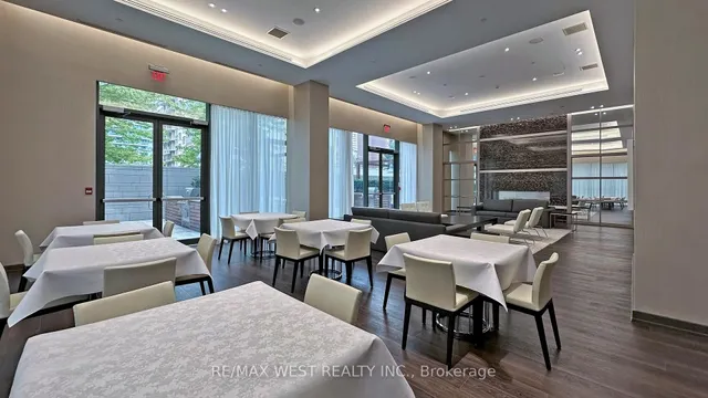 Additional image 18 of 70 Roehampton Ave Unit 314