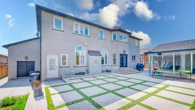 Additional image 41 of 13 Bourdon Ave