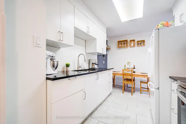 Additional image 7 of 21 DAWSON Cres