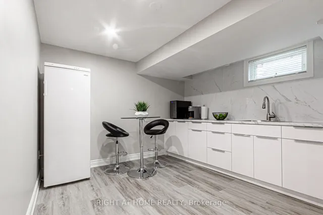 Additional image 24 of 4302 Highgate Cres