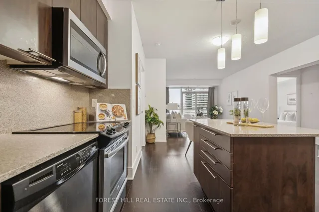 Additional image 9 of 70 Roehampton Ave Unit 713