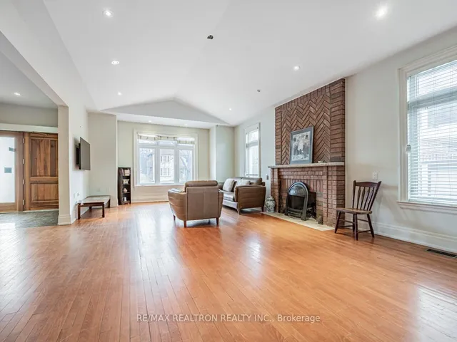 Additional image 4 of 32 Roberta Dr