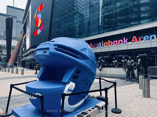 Additional image 44 of 65 Bremner Blvd Unit 5104