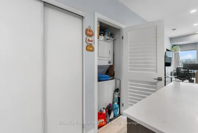 Additional image 19 of 408 Browns Line Unit 307