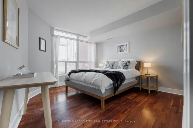 Additional image 8 of 550 Queens Quay Unit 625