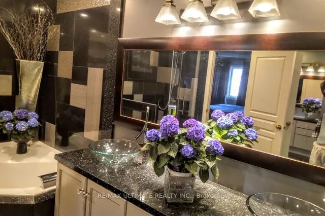 Additional image 15 of 527 Ravineview Way