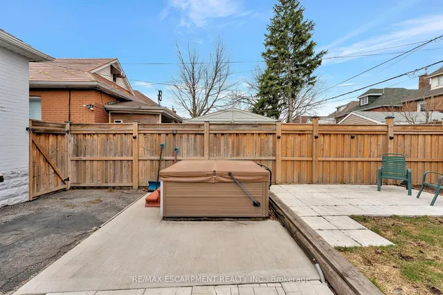 Additional image 36 of 65 Connaught Ave