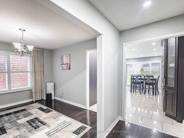 Additional image 7 of 4 Lord Simcoe Dr