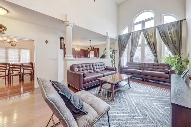 Additional image 17 of 37 Denim Dr