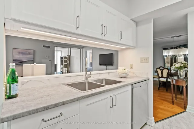 Additional image 21 of 20 Southport St Unit 321