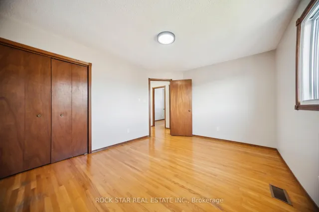 Additional image 26 of 11 Herbert Crt