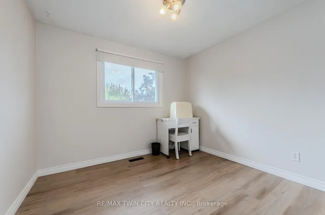Additional image 25 of 136 St Jerome Cres