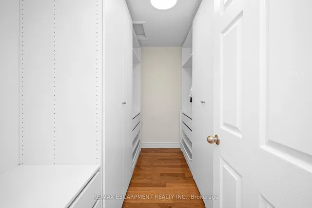 Additional image 18 of 2728 Guilford Cres