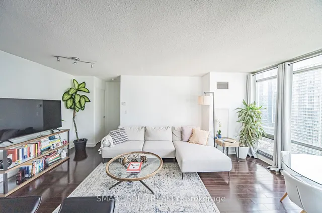 Additional image 14 of 81 Navy Wharf Crt Unit 2710