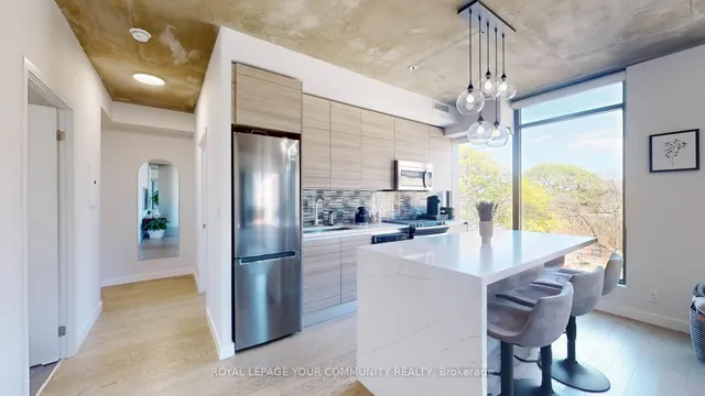 Additional image 7 of 111 Bathurst St Unit 314