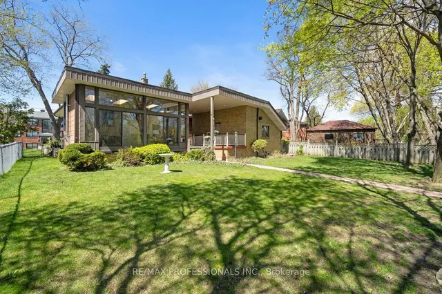 Additional image 38 of 33 Heathrow Dr