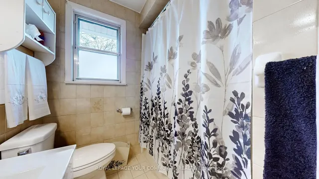 Additional image 38 of 50 Athabaska Ave