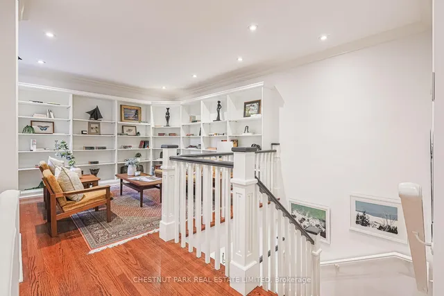 Additional image 31 of 480 Oriole Pkwy Unit 111