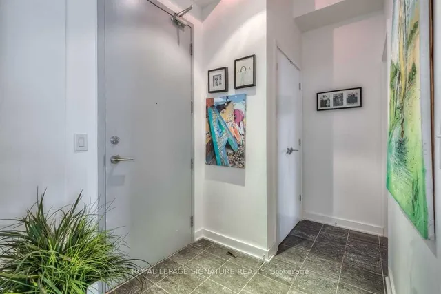 Additional image 19 of 60 Bathurst St Unit 909