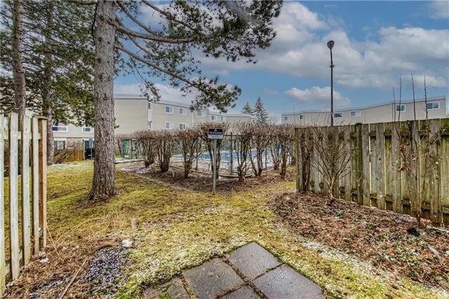 Additional image 28 of 36-60 Elmsdale Dr